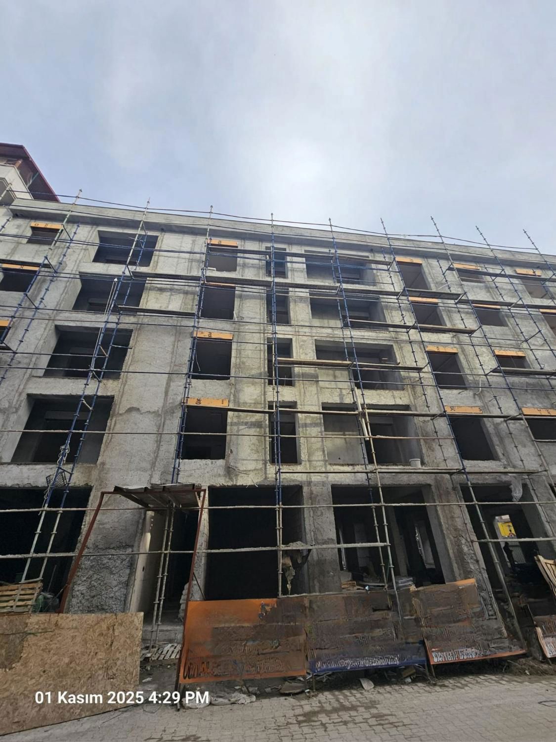 DIKILI MERKEZDE SATILIK 3+1 DAIRE