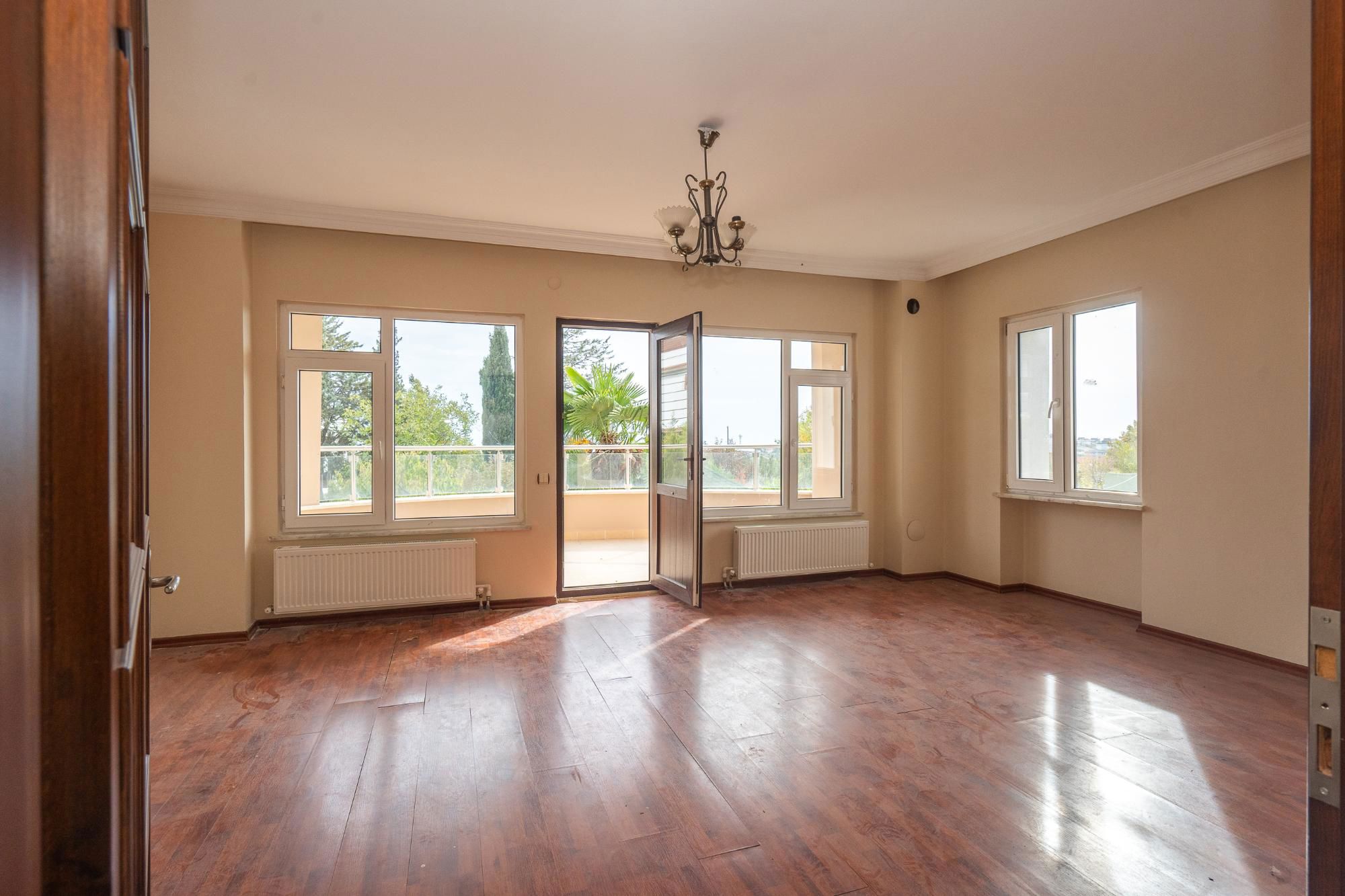 REMAX GELİŞİMDEN DENİZ MANZARALI VİLLA TADINDA 3+1 DAİRE 