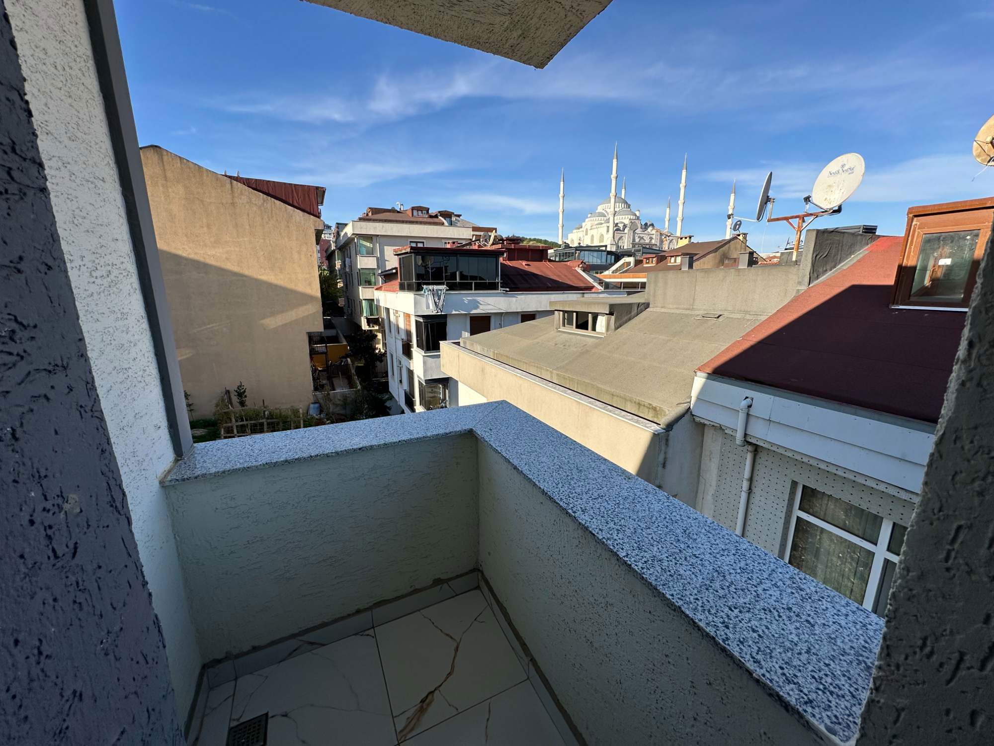 ÇAMLICA FERAH MH | 3+2 ÇATI DUBLEKS | AYRI GİRİŞLİ | 2 YAŞINDA