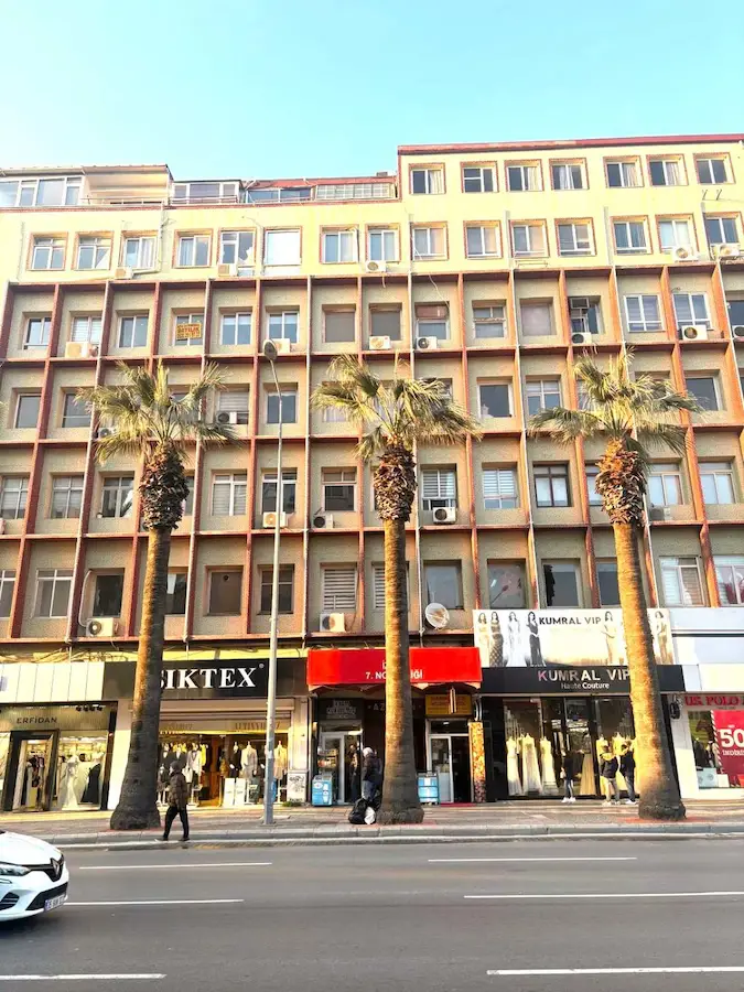 ÇANKAYA FEVZİ PAŞA BULV. AZİM HAN İŞ MRKZ. SATILIK OFİS