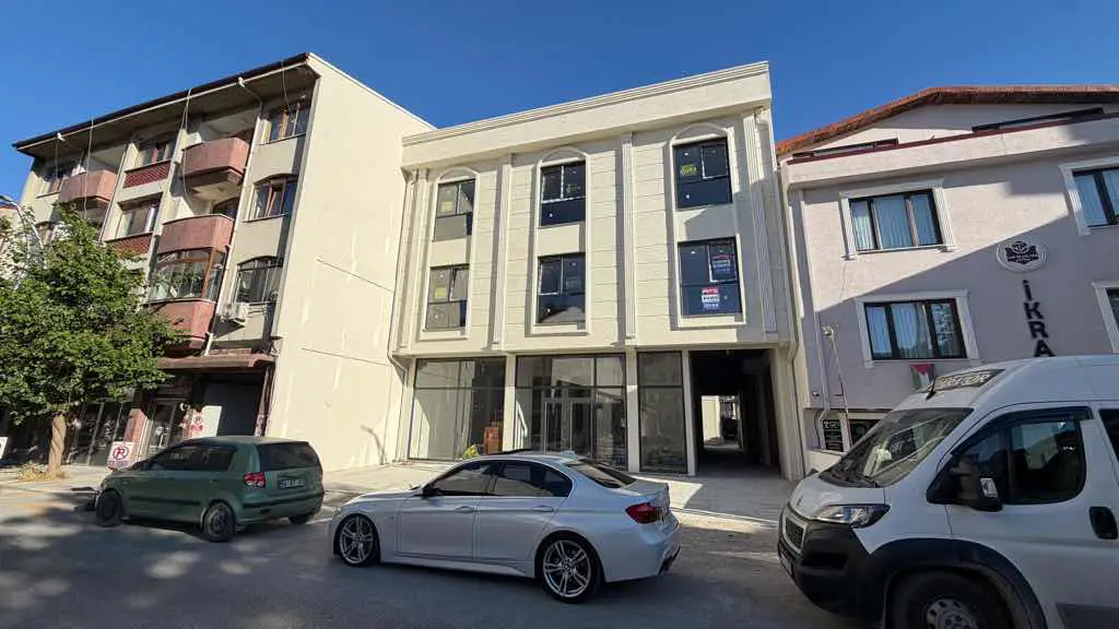 REMAX HÜR EMRAH TOSUN'DAN ESKI DOĞUM EVI YANI KIRALIK OFIS & DAIRE