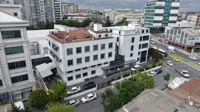 REMAX GALA AVCILAR FİRUZKÖY'DE KİRALIK PRESTİJLİ TİCARİ BİNA
