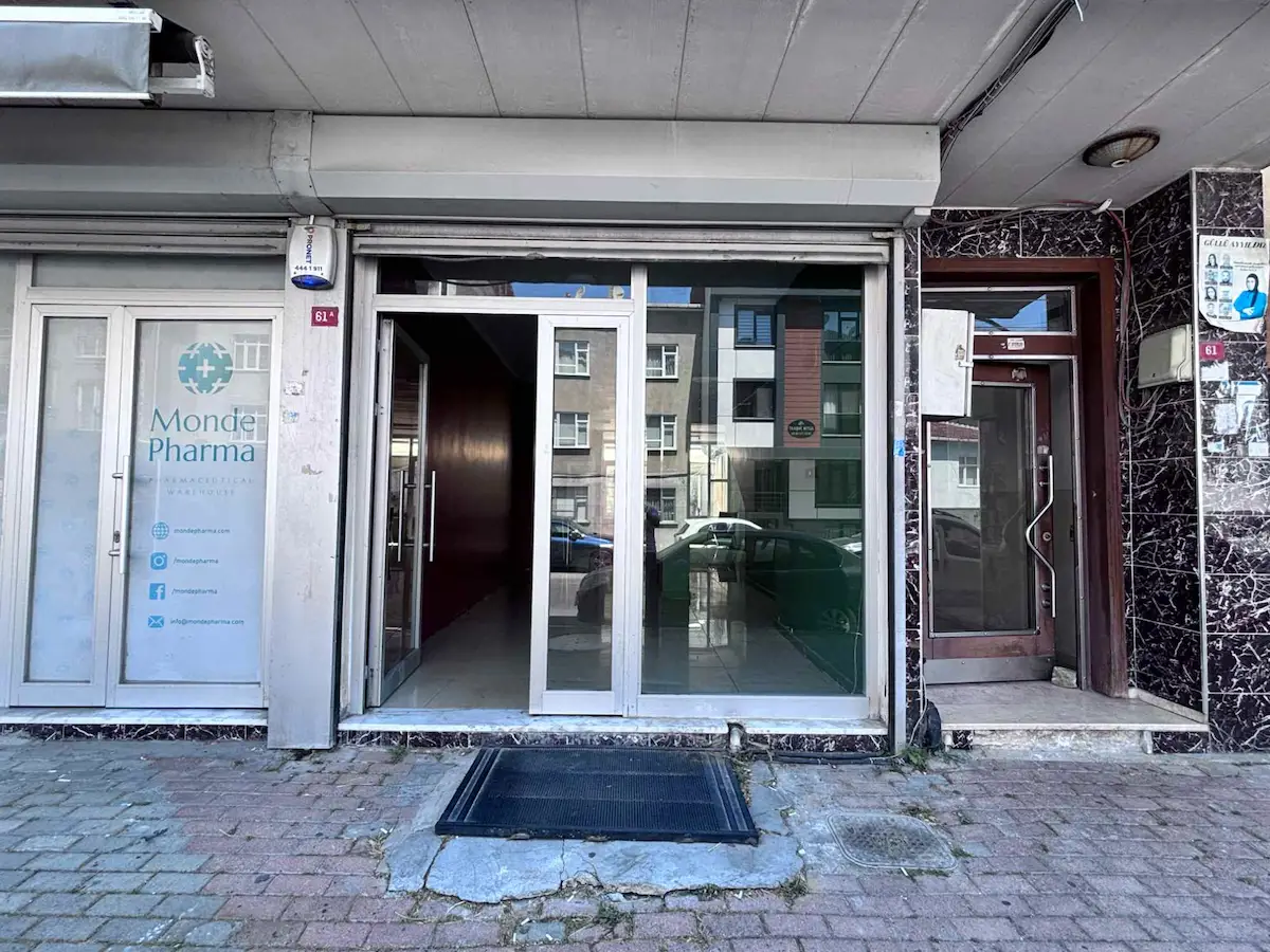 ULUDAĞ CAD. ÜZERINDE SATILIK DÜKKAN: 147M², BAHÇELI, DEPOLU 3