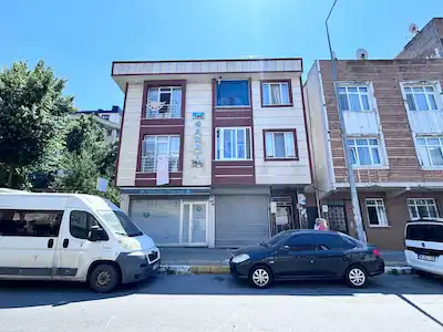 ULUDAĞ CAD. ÜZERINDE SATILIK DÜKKAN: 147M², BAHÇELI, DEPOLU