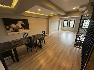 EYÜP AHİKENT’TE BÜYÜK MİMARİ DEKORASYONLU 5 KATLI TİCARİ VİLLA 