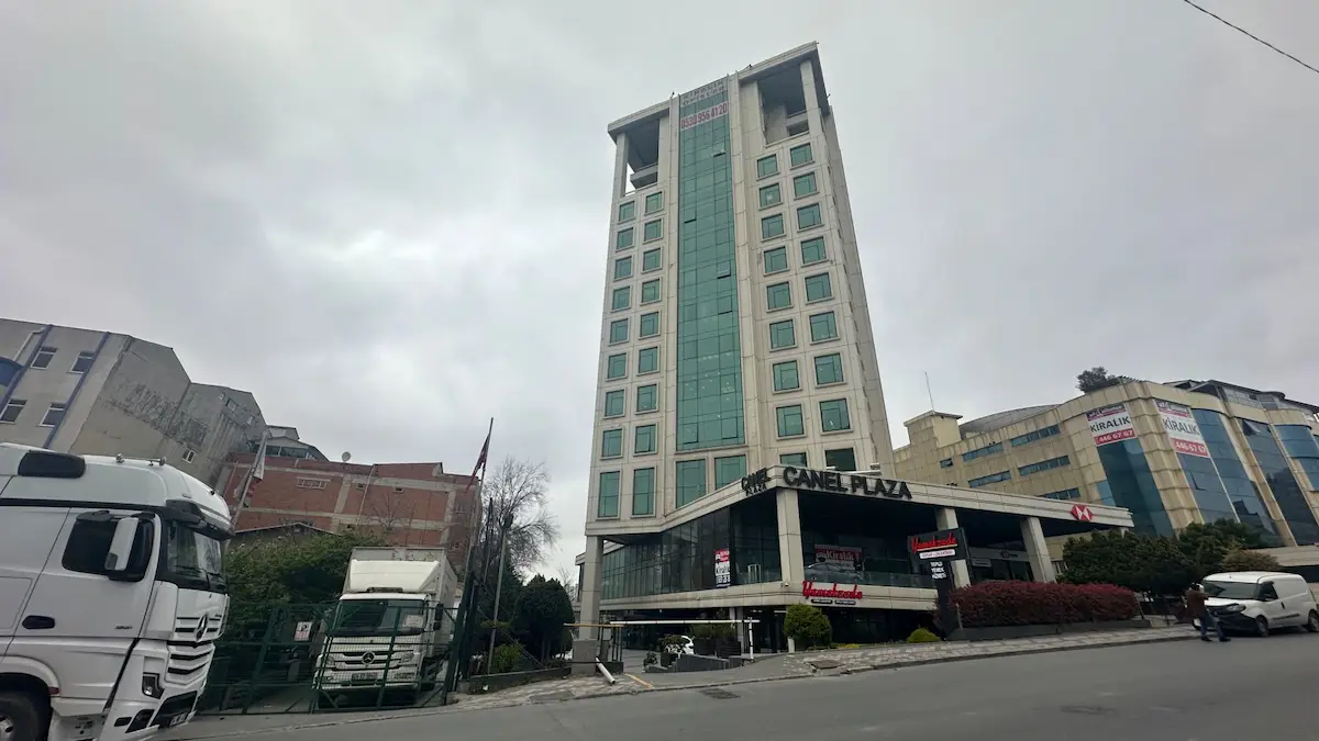 METROYA YAKIN CANEL PLAZA'DA KIRALIK 350M2 MAĞAZA-ATÖLYE-DEPO