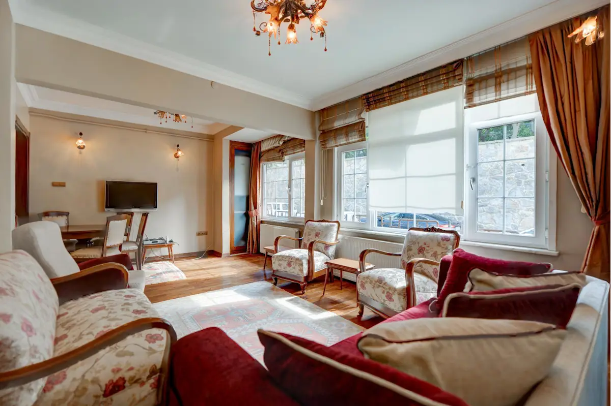 ÜSKÜDAR BEYLERBEYİ 'NDE FULL EŞYALI SATILIK 1+1  DAİRE