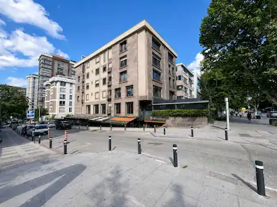 BAĞDAT CADDESI'NDE ŞAHANE KONUMDA SATILIK DÜKKAN