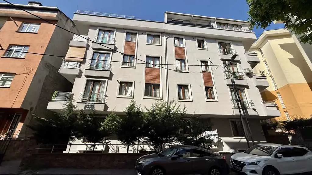 SARIGAZI MAHALLESINDE 2+1 SATILIK ARAKAT DAIRE