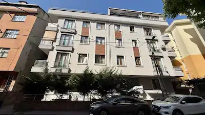 SARIGAZI MAHALLESINDE 2+1 SATILIK ARAKAT DAIRE