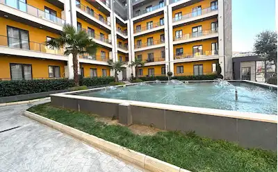 REMAX BEYAZ / BREV GÖRÜKLE SİTESİ’NDE EŞYALI 2+1 KİRALIK DAİRE 