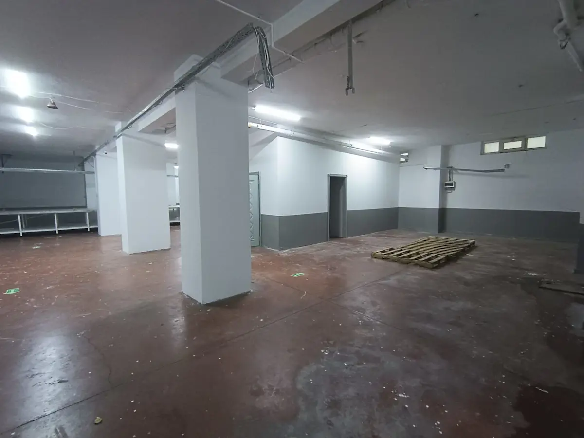 YENİBOSNADA 1000 M2 KİRALIK DEPO VEYA HAFİF İMALATHANE