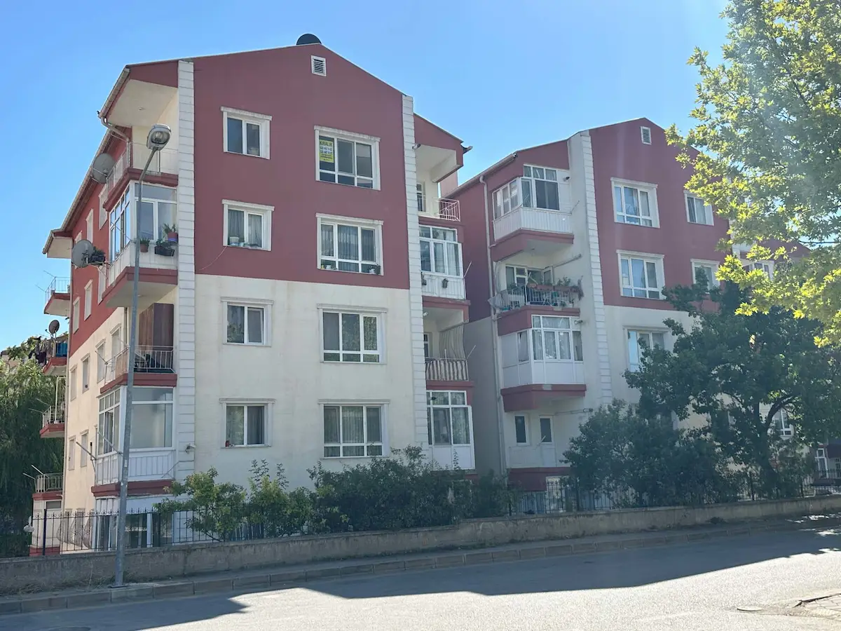 TÖREKENT GÖKÇEK MAH. HASTANE VE METRO YAKINI 3+1 SATILIK DAİRE