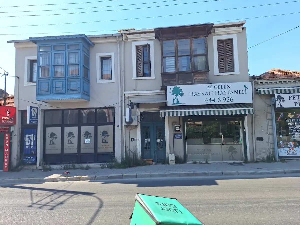 BUCA UĞUR MUMCU CADDESI ÜSTÜ KIRALIK BİNA 196 M²