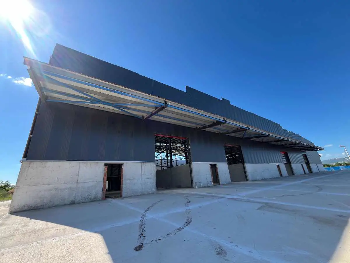 BAŞİSKELE SEPETLİPINAR 400 M2 KAPALI ALANLI SATILIK DEPO