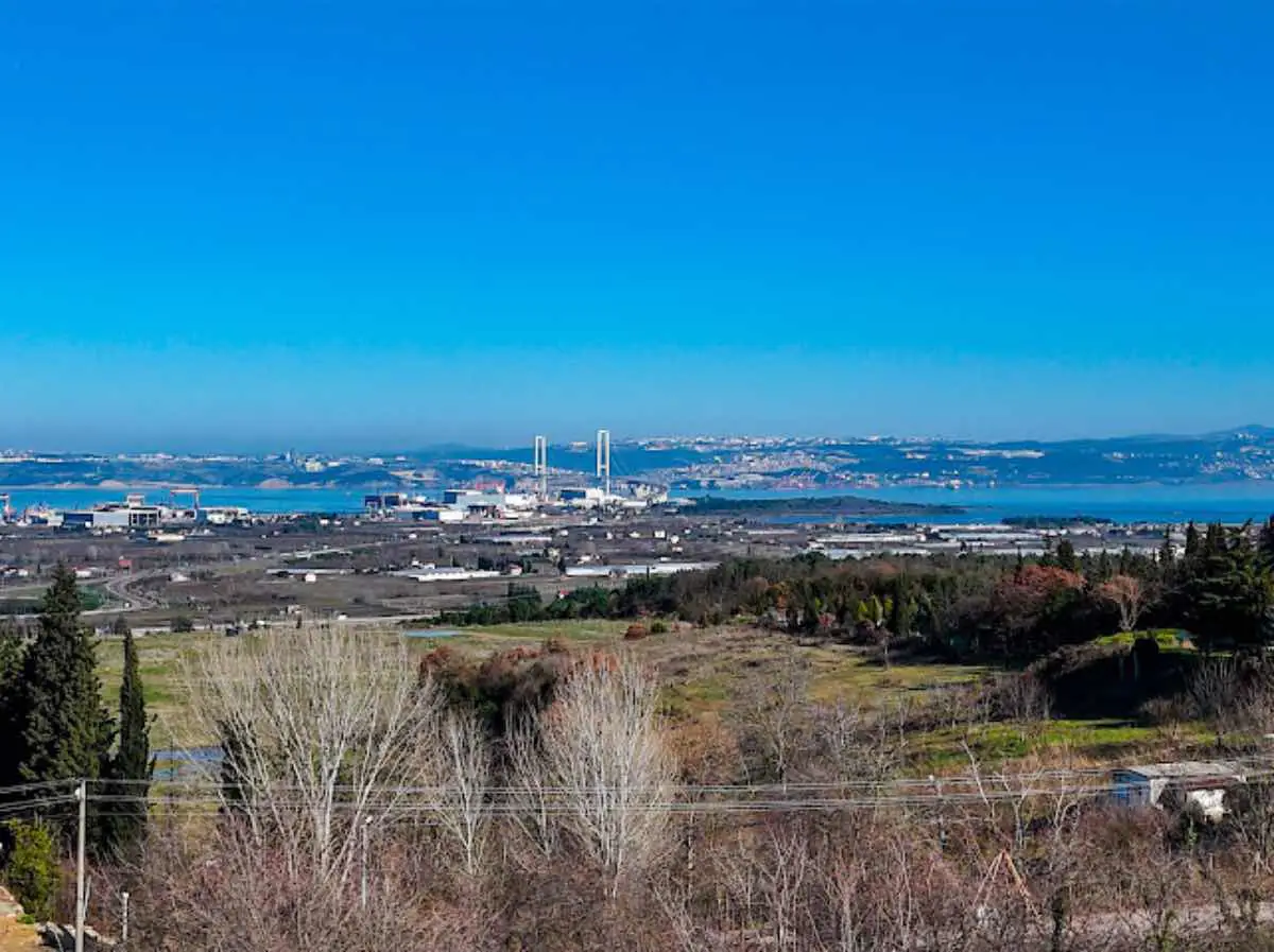 OSMANGAZI KÖPRÜSÜ'NE ÇOK YAKIN ÇAVUŞÇIFTLIĞI'NDE DENIZ MANZARALI 2883 METRE SATILIK ARSA