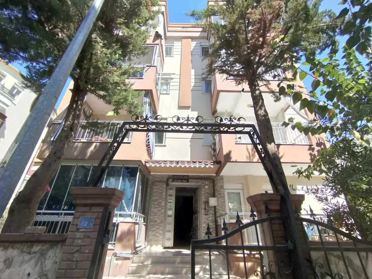 AKDENİZ ÜNİVERSİTESİ'NE 2 KM UZAKLIKTA 2+1 KİRALIK DAİRE