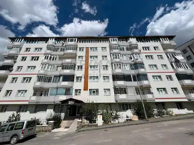 RE/MAX LACİVERT'TEN KAYAKYOLU'NDA SATILIK 3+1 DAİRE