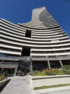 SİNPAŞ ALTINORAN'DA KULE 2'DE BALKONLU ÖN CEPHE KİRALIK 1+1 DAİRE