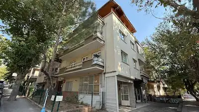 BAHÇELİEVLER/EMEK’TE 2 BAĞIMSIZ GİRİŞLİ 32 M² KİRALIK ÇİFT CEPHELİ DÜKKAN