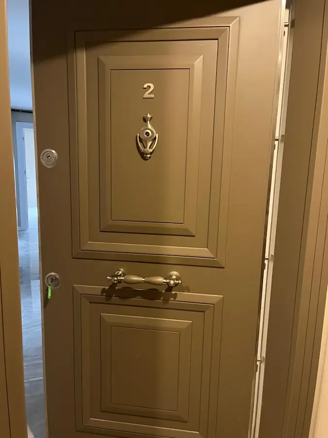 ÇENGELKÖY'ÜN EN NEZİH NOKTASINDA-SIFIR-BOŞ-2+1 SATILIK DAİRE