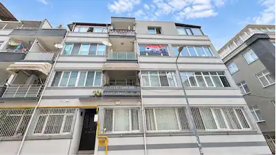 REMAX BARLAS GÜRLER'DEN KADIKÖY'DE KİRALIK İÇİ YAPILI 2+1 DAİRE