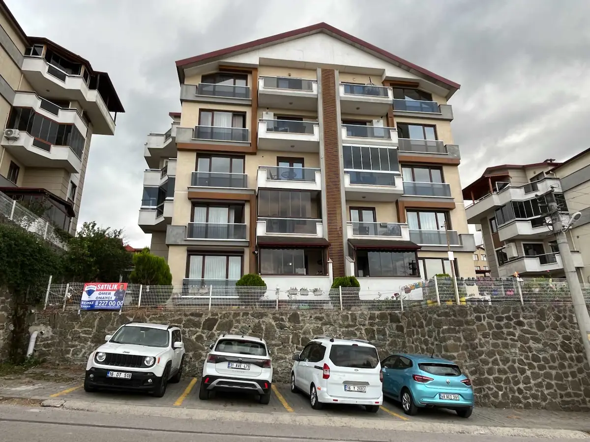 REMAXÇAKRA ÖMER ONAYCI'DAN TOPÇULARDA SITE İÇI 3+1 BAHÇE DUBLEKS