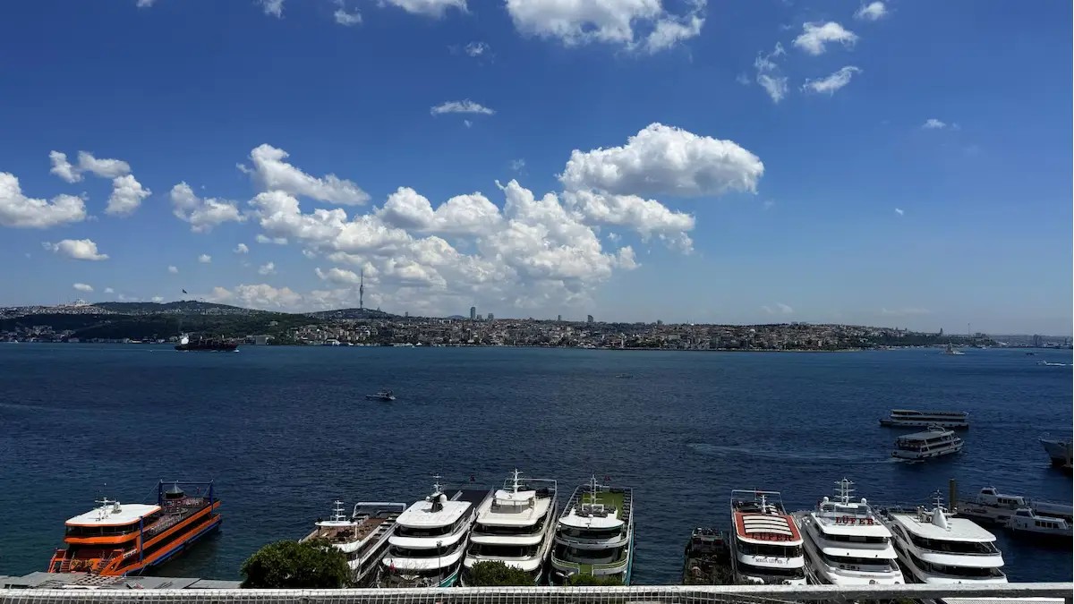 334M2 PANORAMİK BOĞAZ MANZARALI VE KAPALI OTOPARKLI 3.5+1 DAİRE