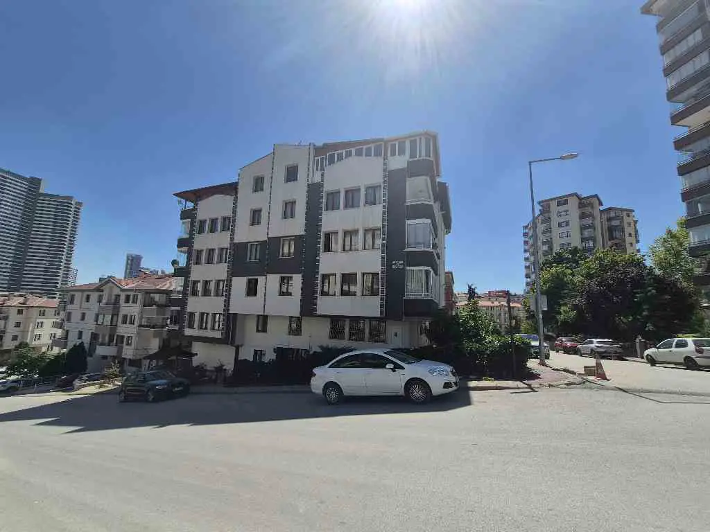 ÇANKAYA’DA MÜRSEL ULUÇ'TA 4+1 GENİŞ TERAS VE MANZARALI SATILIK DUBLEKS DAİRE