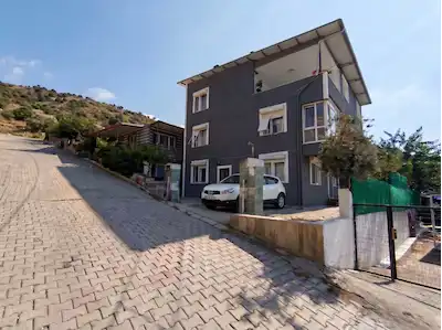 YELKI’DE BAHÇE KATI GIRIŞLI, BAHÇE KULLANIMLI VE BAĞIMSIZ KATTA TEK 3+1