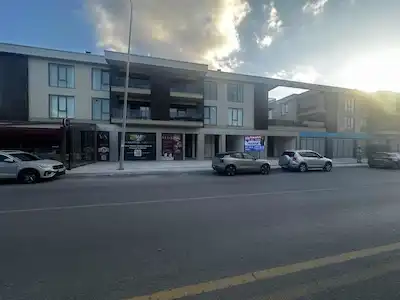 REMAXMAVİ FERYA KUTLUĞ SERDİVAN KÖPRÜBAŞINDA CADDE ÜZERİ KİRALIK İŞ YERİ