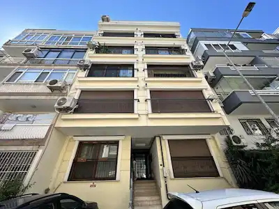 KARŞIYAKA DONANMACI’DA SATILIK 2+1 DAİRE