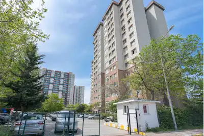 REMAX GELİŞİMDEN YILMAZ KONUTLARI SİTESİNDE 3+1 SATILIK DAİRE