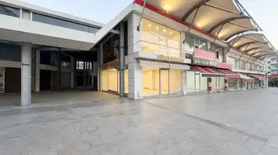 RE/MAX İNCİ'DEN KARESİ AVM'DE KİRALIK 200M² KÖŞE DÜKKAN