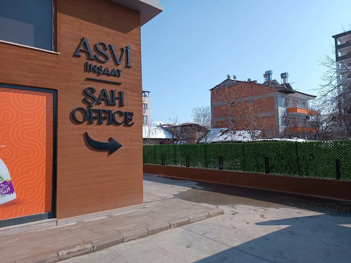 ŞAH OFFİCE PLAZA'DA SATILIK 3+1 OFİS