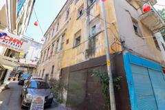 İZMIR BASMANE'DE TARIHI BINA OSMAN PAŞA KONAĞI