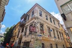 İZMIR BASMANE'DE TARIHI BINA OSMAN PAŞA KONAĞI