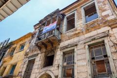 İZMIR BASMANE'DE TARIHI BINA OSMAN PAŞA KONAĞI