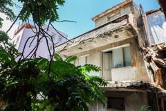 İZMIR BASMANE'DE TARIHI BINA OSMAN PAŞA KONAĞI