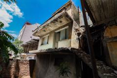 İZMIR BASMANE'DE TARIHI BINA OSMAN PAŞA KONAĞI