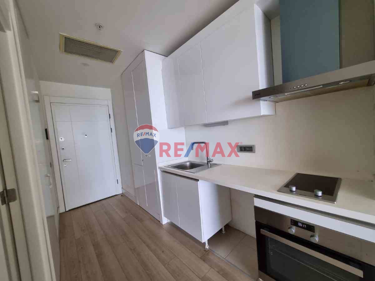 İST MARİNA DENİZ MANZARALI ÇİFT CEPHELİ SATILIK 1+1