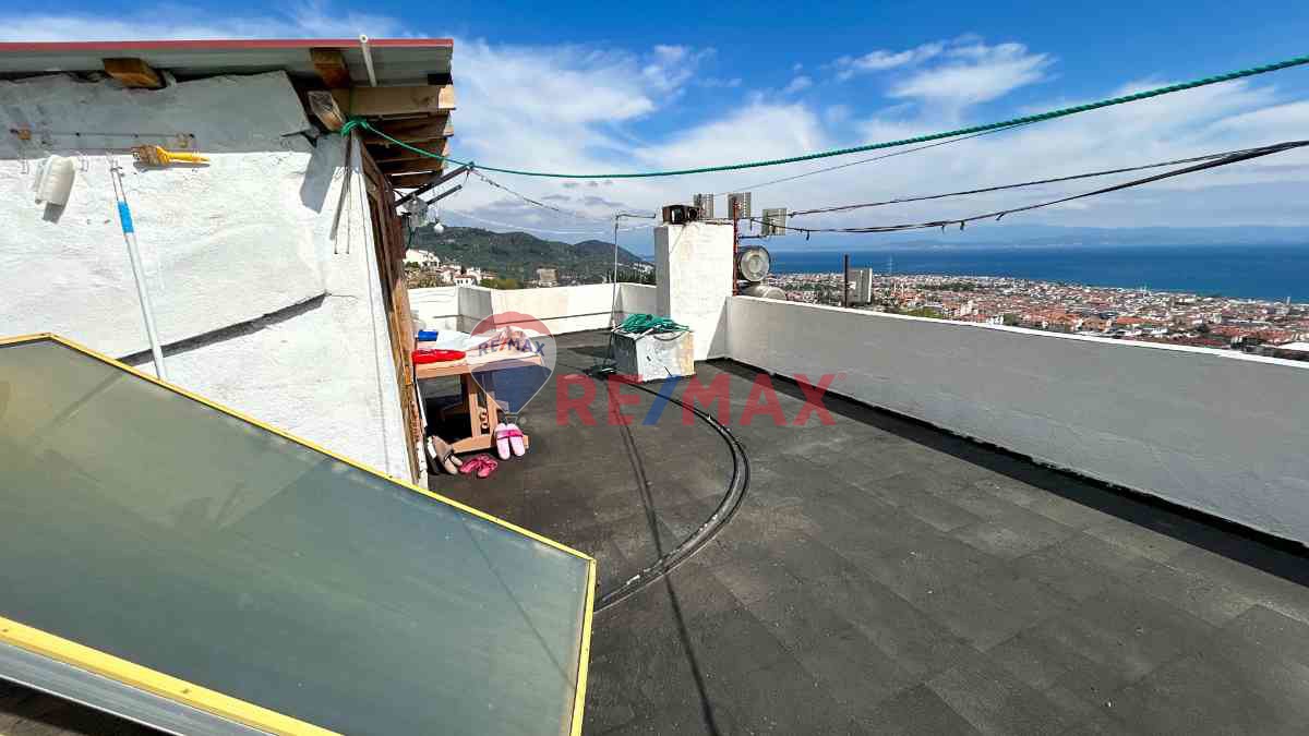 ALTINOLUK KÖY MERKEZİNDE 2,5 KATLI SATILIK MÜSTAKİL EV