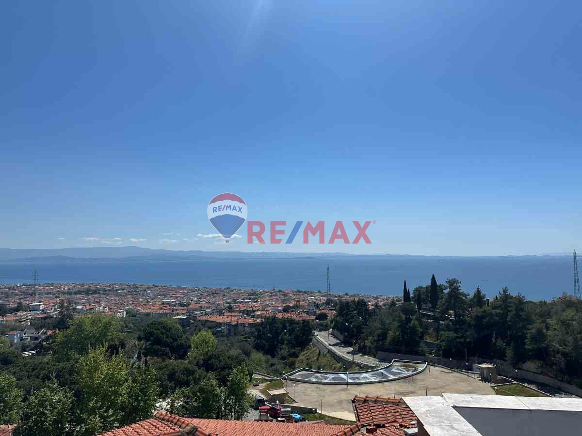 ALTINOLUK KÖY MERKEZİNDE 2,5 KATLI SATILIK MÜSTAKİL EV