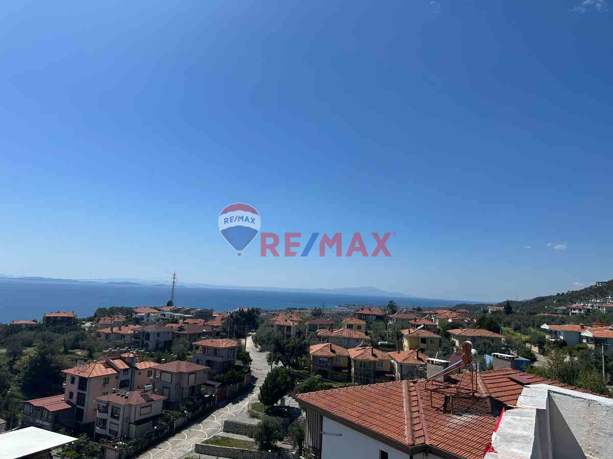 ALTINOLUK KÖY MERKEZİNDE 2,5 KATLI SATILIK MÜSTAKİL EV