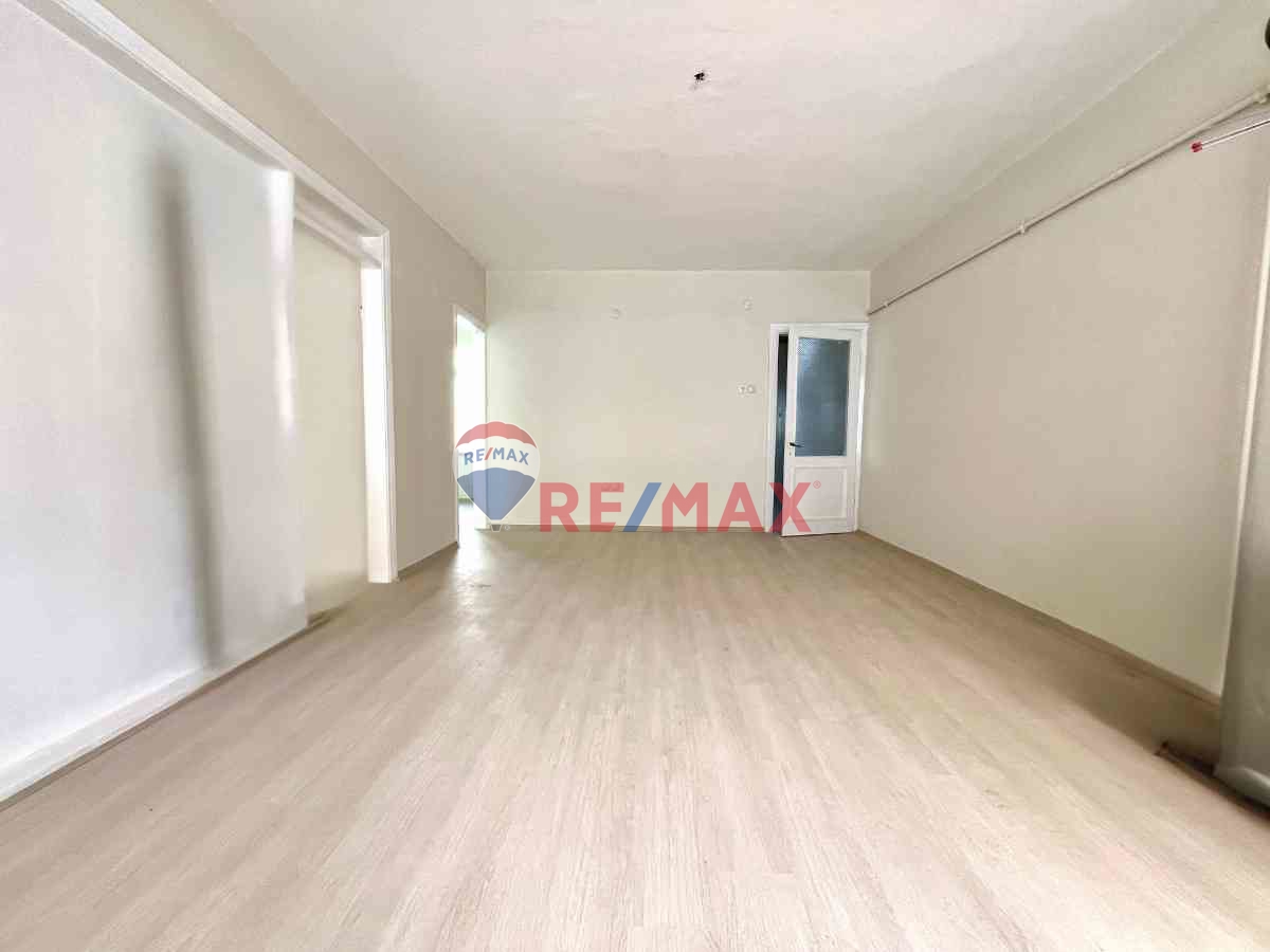 ÜSKÜDAR SAHIL'DE TERASLI, BOĞAZ MANZARALI KIRALIK OFIS