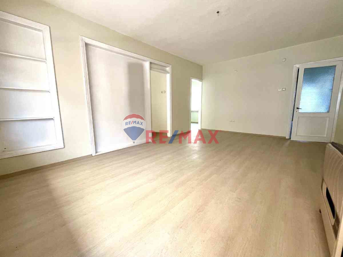 ÜSKÜDAR SAHIL'DE TERASLI, BOĞAZ MANZARALI KIRALIK OFIS