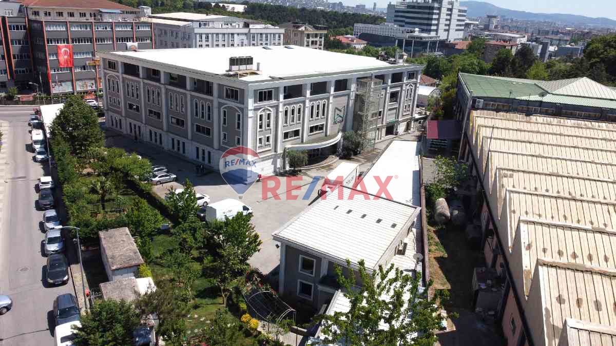 ÇEKMEKÖY ALEMDAĞ KIRALIK 6.100 M2 OFIS VE İŞYERI 