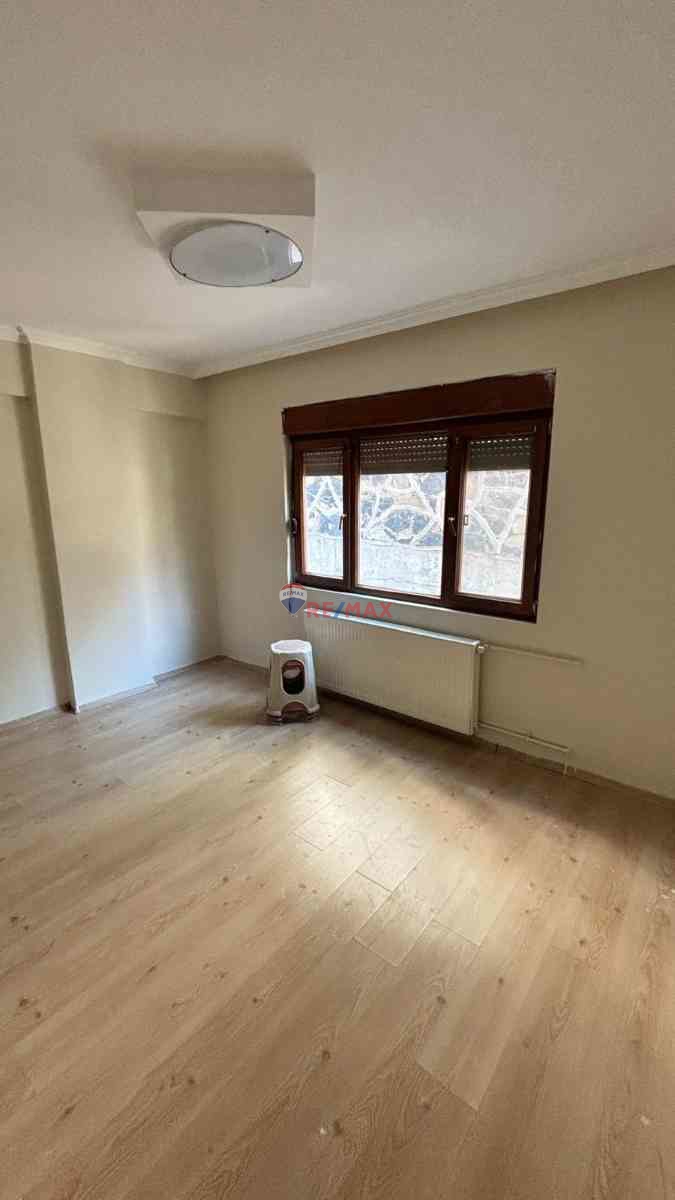 ALIAĞA YALI MAHALLESINDE BAHÇELI DENIZ MANZARALI FORLEX VILLA