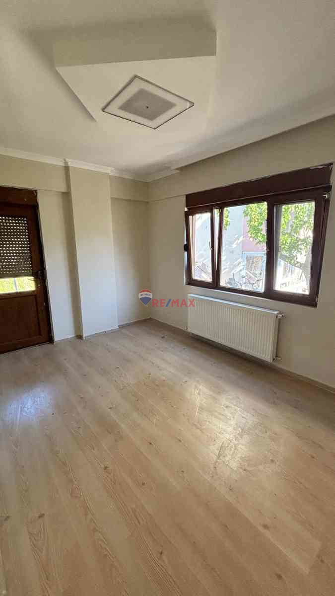 ALIAĞA YALI MAHALLESINDE BAHÇELI DENIZ MANZARALI FORLEX VILLA