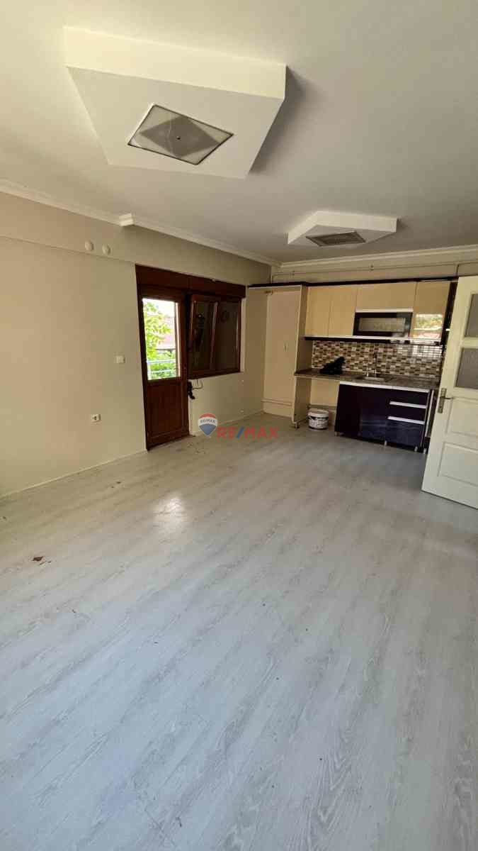 ALIAĞA YALI MAHALLESINDE BAHÇELI DENIZ MANZARALI FORLEX VILLA